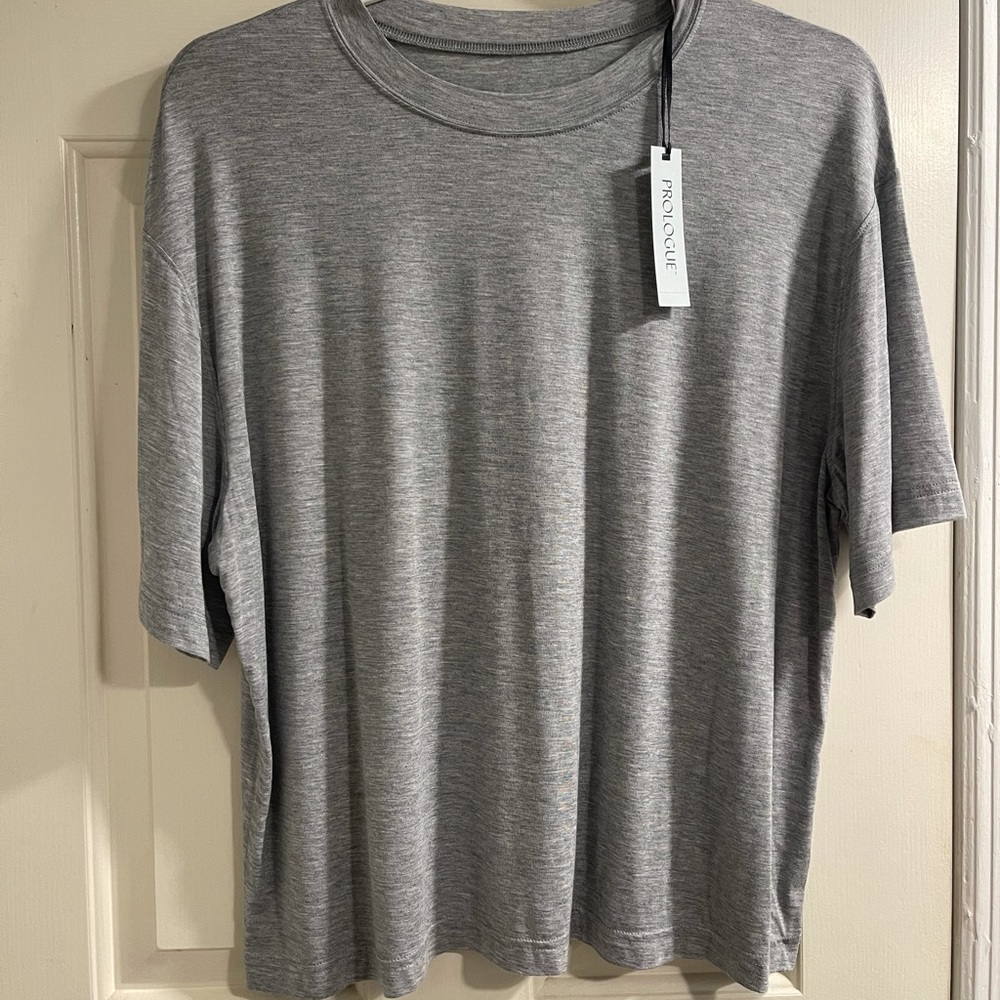 Gray tee